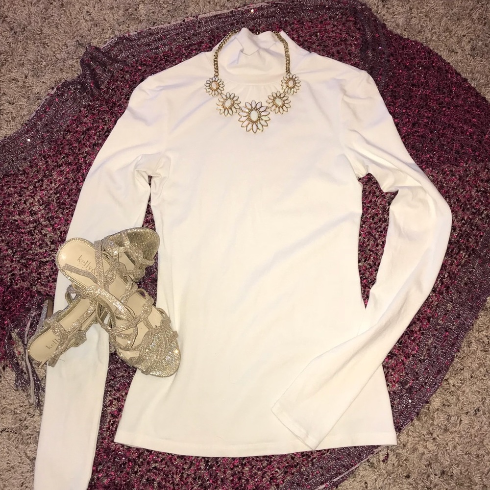 Express Cream/Off-White Long Sleeve Turtleneck Top